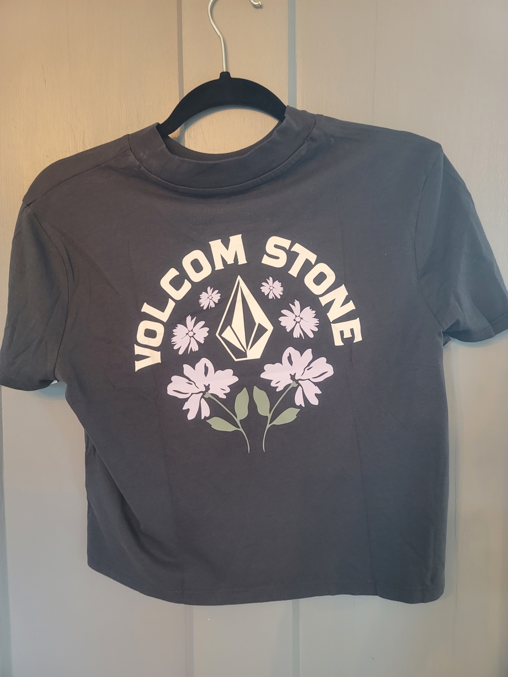 Volcom Cropped Tee - Picture 2 of 2
